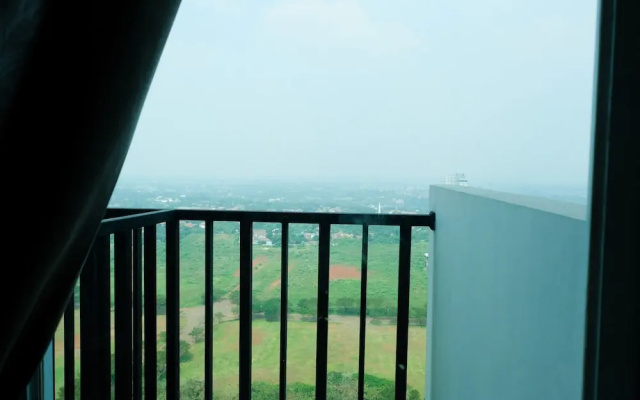 Homey Studio Room Tree Park Apartment near BSD City