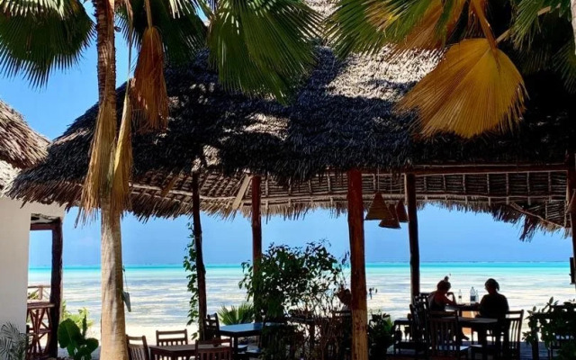 Jambiani White Sands Beach Bungalows