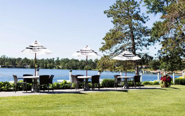 Maddens On Gull Lake
