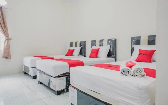 RedDoorz Syariah near Suzuya Mall Banda Aceh