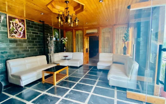 Snow Clad Riverview Hotel & Resort, Manali