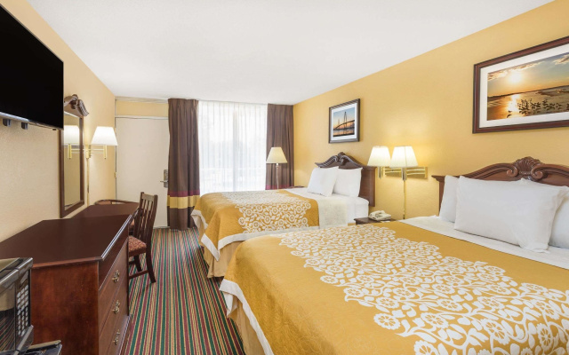 Days Inn Charleston Patriots Point
