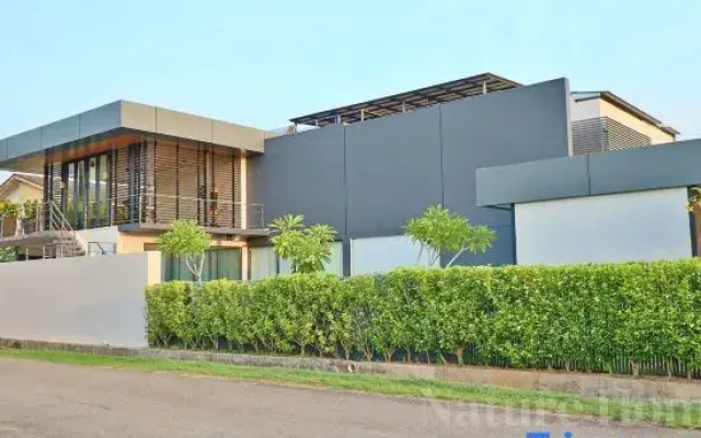 The Summer Villa by Nature Home
