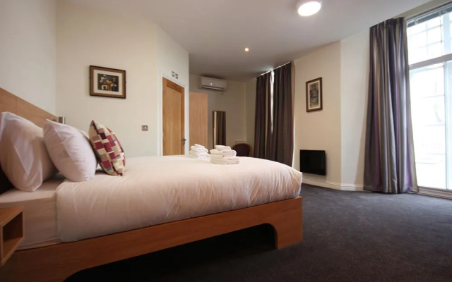 Connaught House Hotel London ExCeL