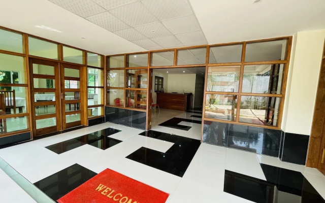 Pulickal Heights Hotel