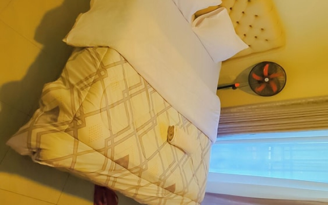 golden leaf apartment