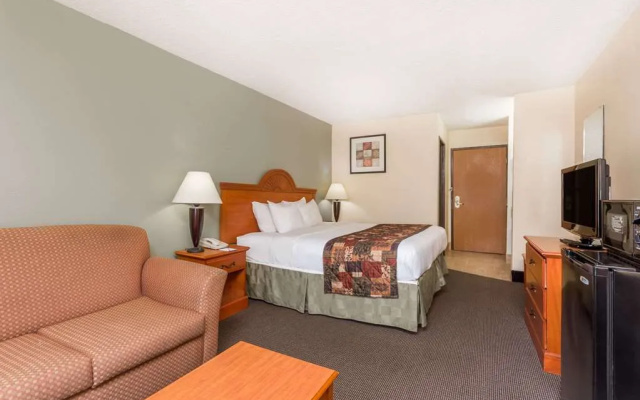 Baymont Inn & Suites LaGrange