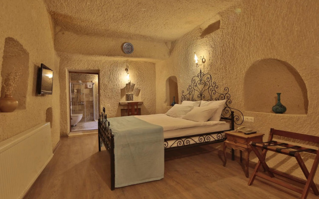 Jacob's Cave Suites
