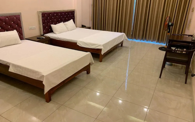 OYO 620 New World Hotel