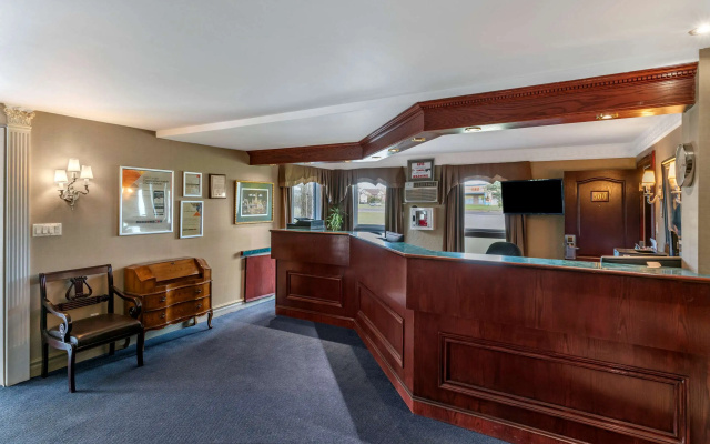 Econo Lodge Hotel Brossard