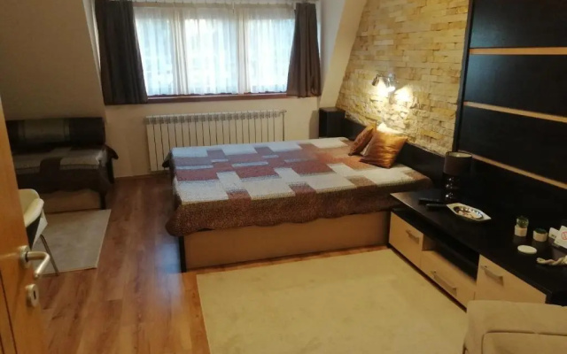 Apartman 115 Zoned