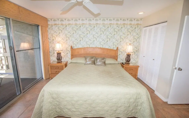 Kahana Sunset D8 2 Bedroom Condo by Redawning