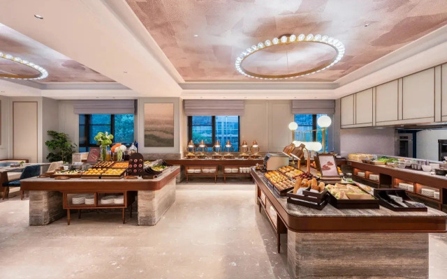 Отель Beijing Chaoyang Panjiayuan Mercure