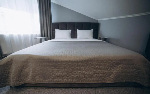 Hotel Avalon