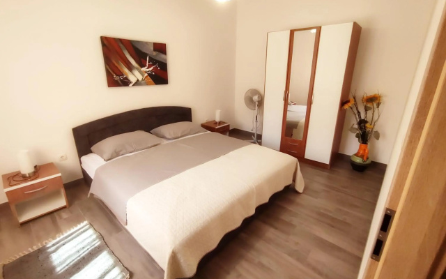 Apartments Azalea, Umag