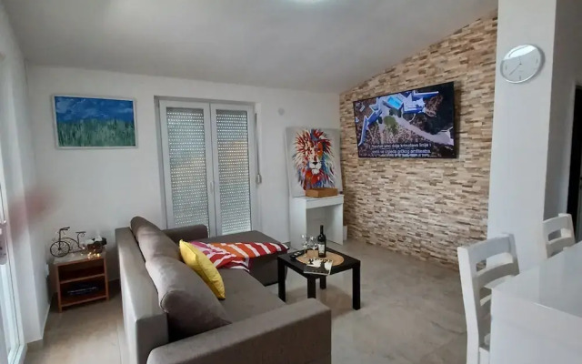 Wonderful Apartment Biserka Near the Beach