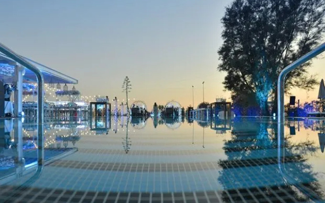 Beach Club 93
