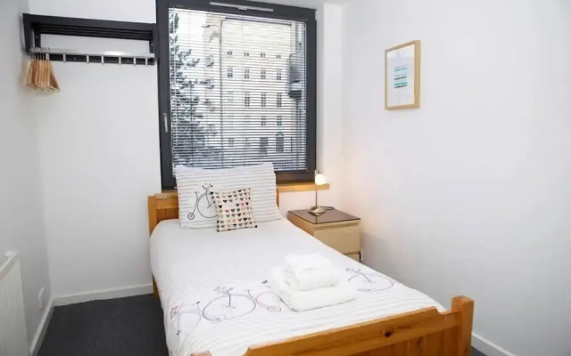 JOIVY Inviting Flat in Canonmills
