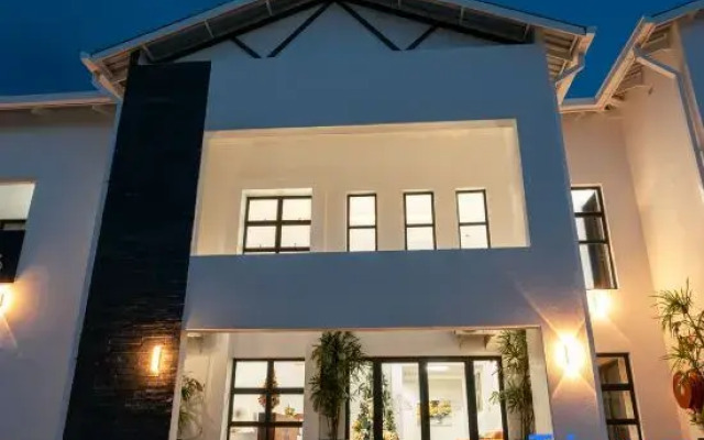 Serene Luxury Hotel