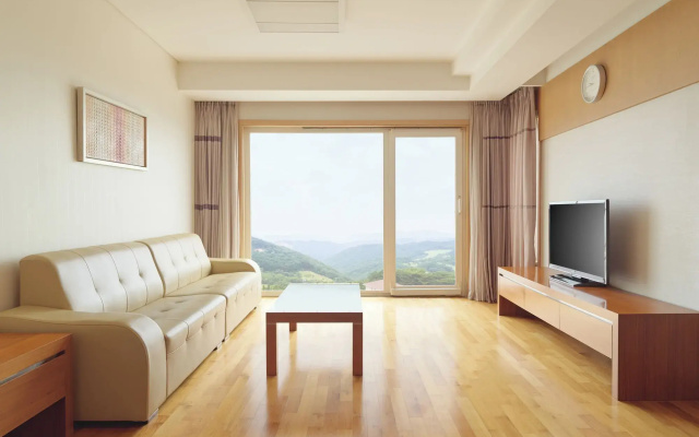 Mauna Ocean Resort