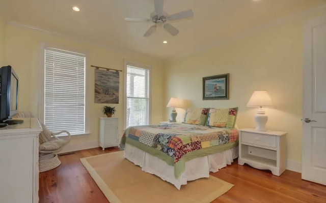 Blue Dolphin 6 Bedroom Home