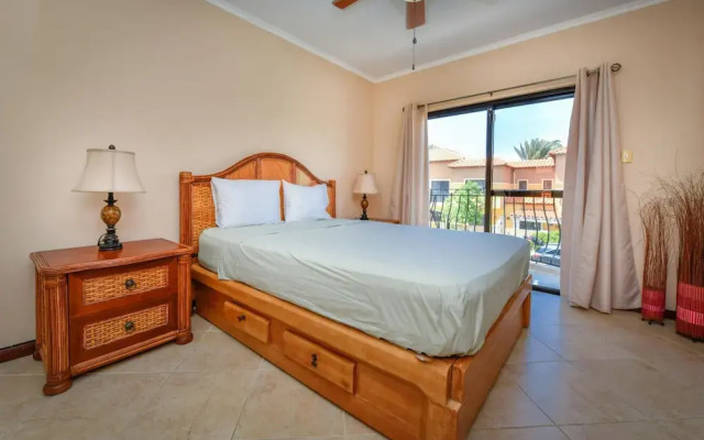 Gated Community 2br3ba Gold Coast Pools GYM