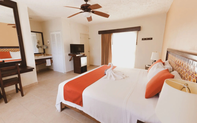 Petit Lafitte Beachfront Hotel & Bungalows