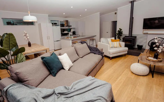 Mountain Glass - Ohakune Holiday Home