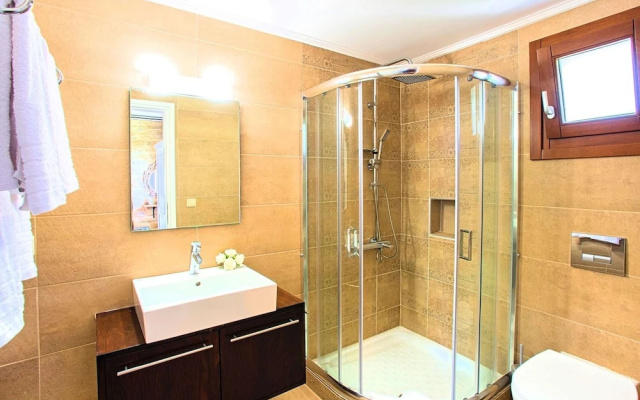 Luxurious Villa With Swimming Pool in Kavallos Greece