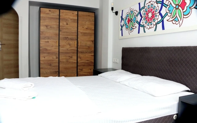 Ares Hotel