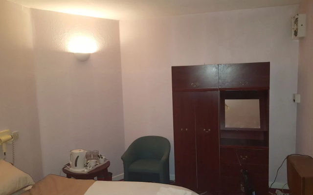 Sakura Edinburgh Guest House