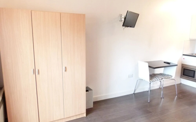 SS Property Hub - City of London Studio Apartment 14