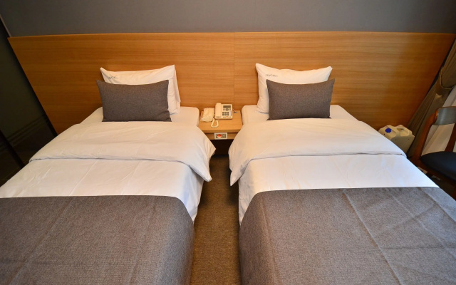 Full Moon Hotel