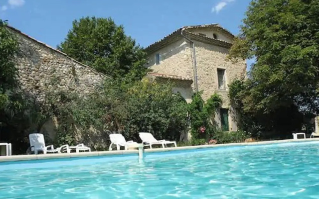 Chez Janie Hirst