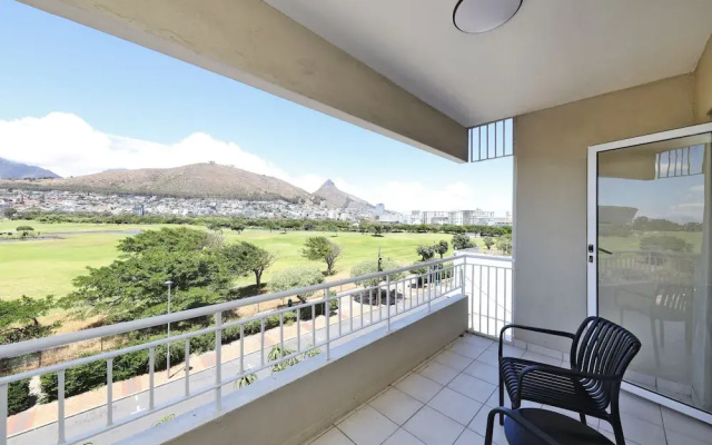 Two Bedroom Apartment With Mountain Views