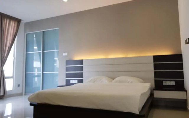 3 Storey Bungalow For Homestay