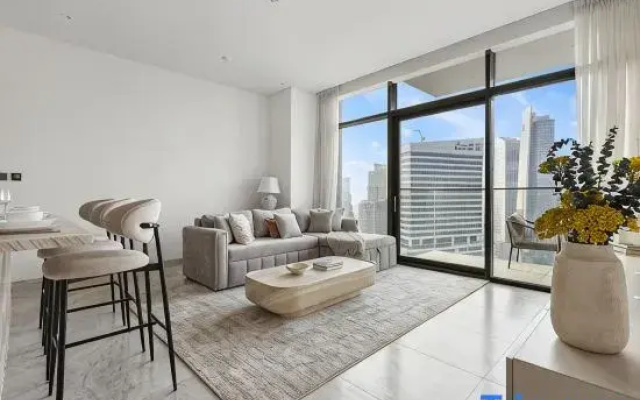 Modern 1BR Apartment with Burj Khalifa View