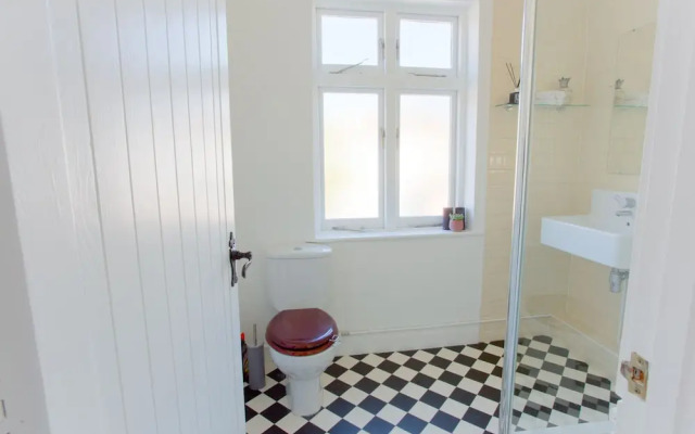 NEW Stunning and Stylish 2BD Victorian Warehouse