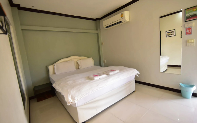 Bangrak Resort