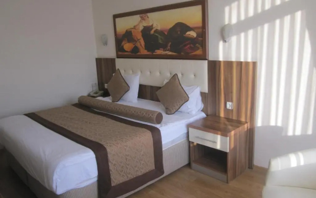 Alican Hotel