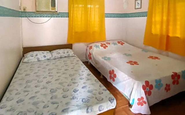 RedDoorz Hostel @ Molino Beach Resort