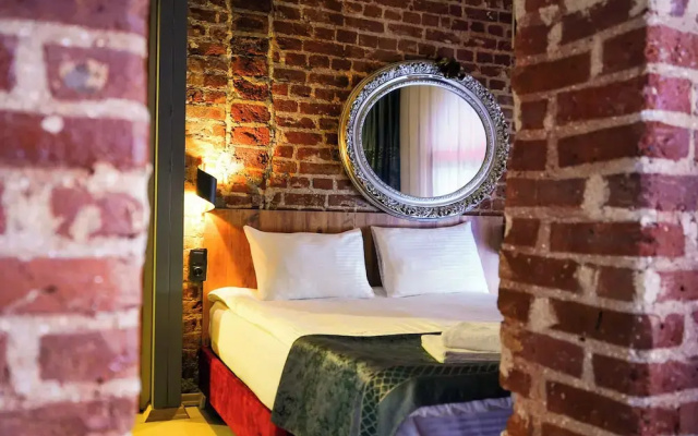 Squit Suits Hotel