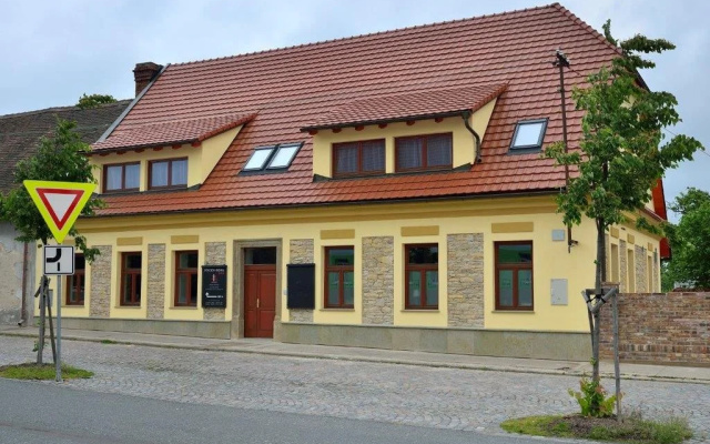 Hotel and restaurant Via Ironia