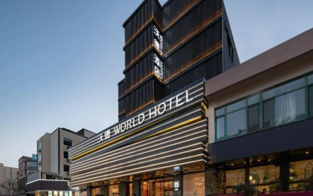 world Hotel