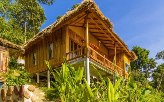 Отель Koh Jum Resort вид на фасад