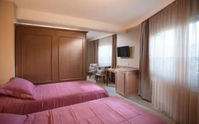 Halit Vargün Apart