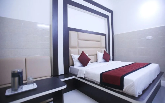 Oyo 17006 Hotel Girnar