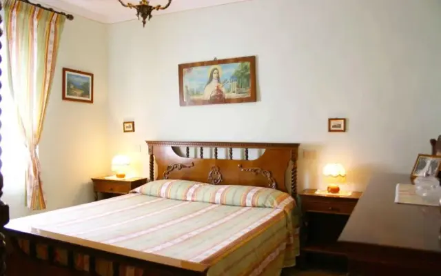Wonderful Private Villa With Private Pool, TV, Pets Allowed and Parking, Close to Montepulciano