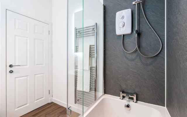 Bissets Bond - City Centre Warehouse Apartment