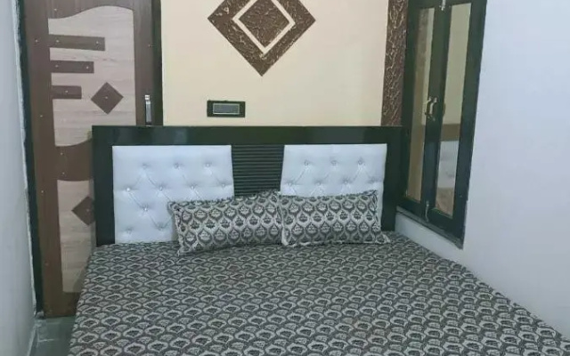 Spot On 93289 Hotel Akshat